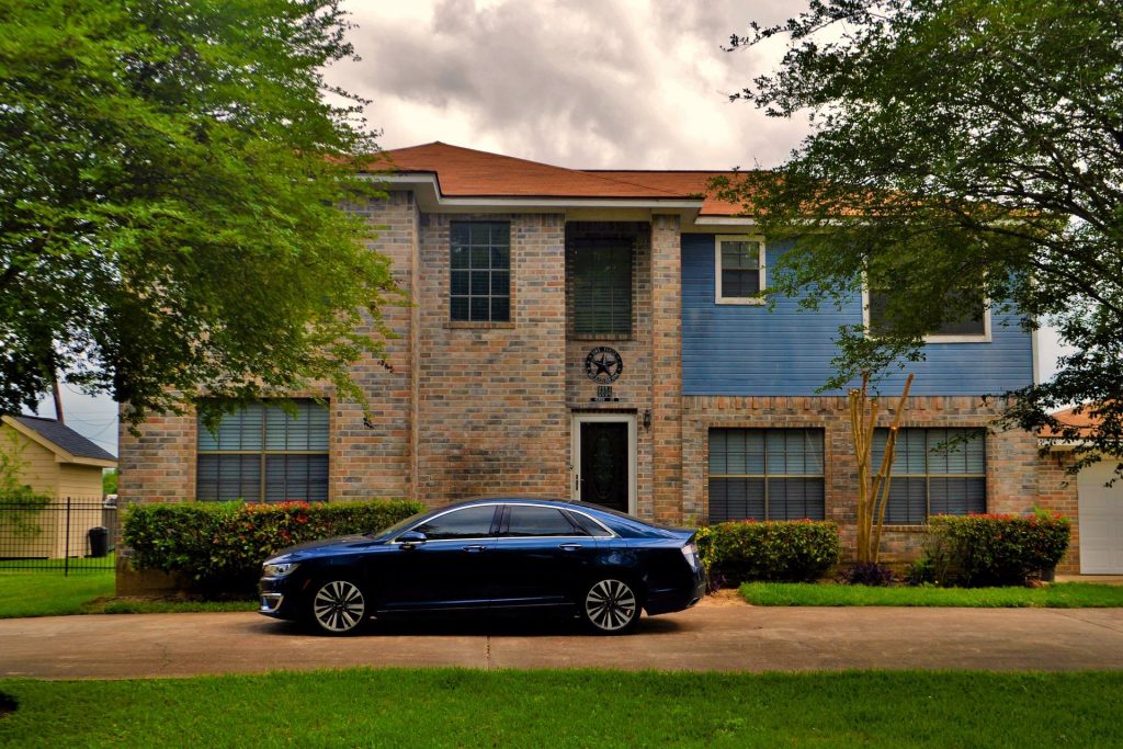 Rich house and car